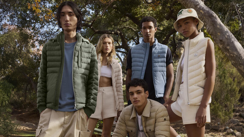 Five models with sportswear.