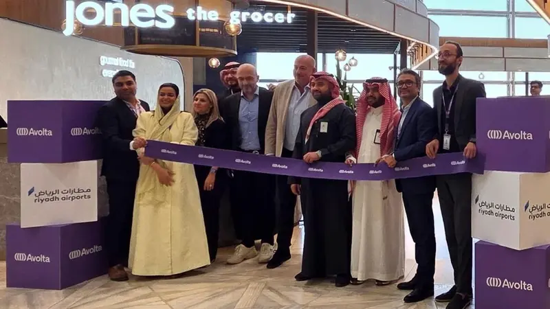An image of the KSA Jones the Grocer ribbon cutting