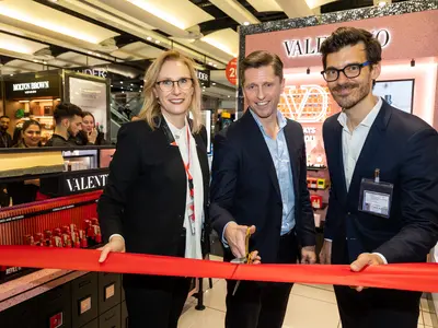 Dufry Valentino LHR_Ribbon cutting.jpg