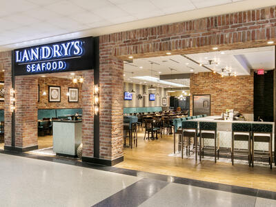 Avolta_HMSHost_USA Today Awards_IAH_Landrys Seafood