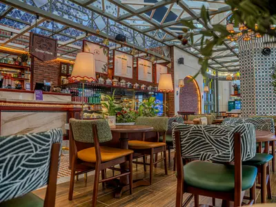Image of the interior of Urth Caffe at KSA