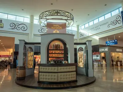 Dufry, Bacardi and Cancun Airport open a Patron Tequila tasting bar in Terminal 3 - Dufry - 3