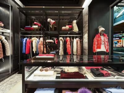 Hudson Group Debuts First North American Duty-Free Moncler Boutique at Vancouver International Airport - Dufry - 140219 6