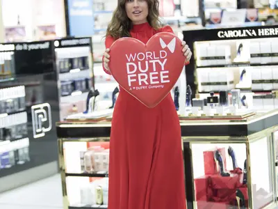 Lourdes Montes and Saúl Craviotto Buy Their Valentine’s Day Gifts at World Duty Free - Dufry - 130219 5
