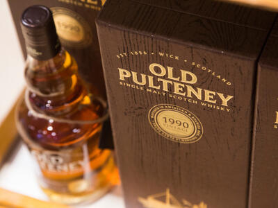 Old Pulteney 1990 - London Heathrow Airport - Dufry 3