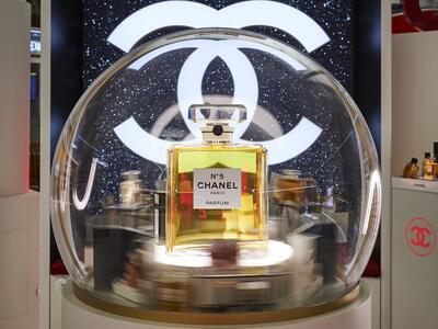 World Duty Free and Chanel Launch Festive Snow Globe with London Stansted Airport for an Immersive Shopping Experience - Dufry - 6